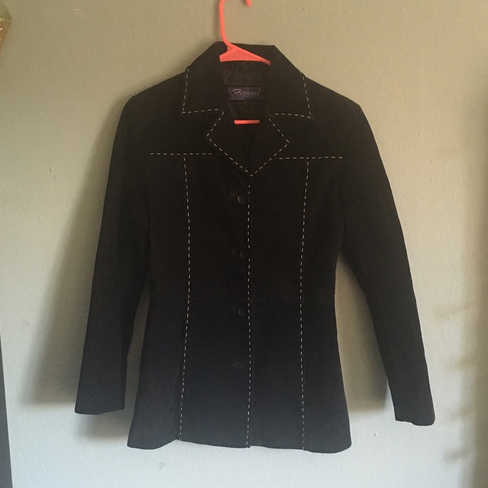 Beyond California white stitching suede jacket