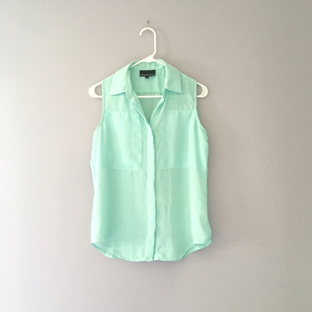 ❗️3 for $10❗️Cynthia Rowley Top