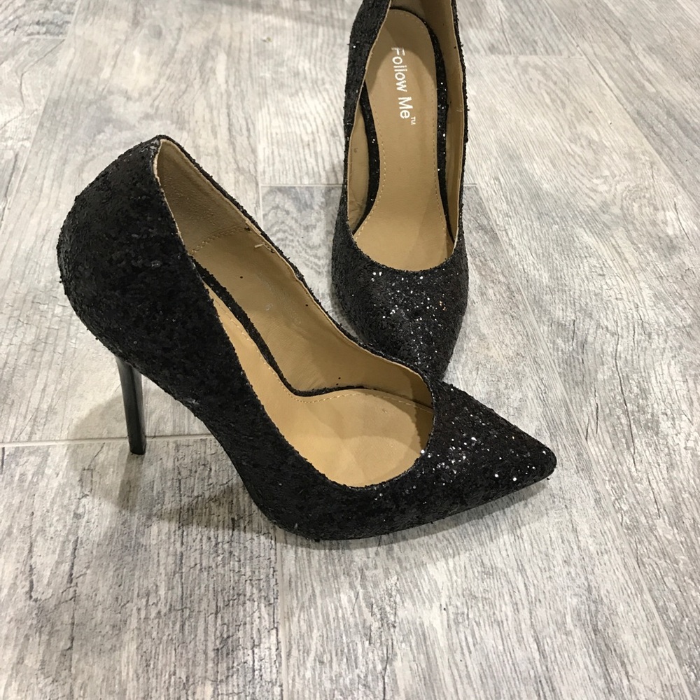 Sparkly heels 👠