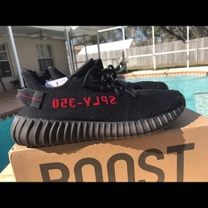 Yeezy Boost 350 V2 DEADSTOCK SIZE 9.5 black red