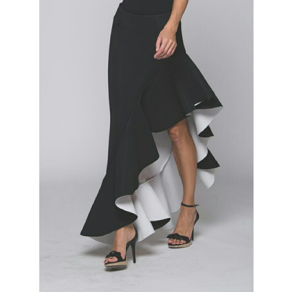 New Item Exaggerated Ruffled Side Slit Maxi Skirt - Picture 2 of 3