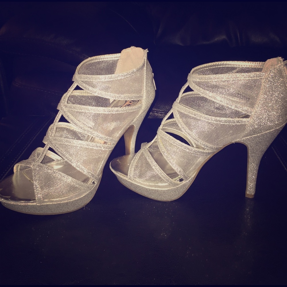 Unlisted by Kenneth Cole silver sparkle heels