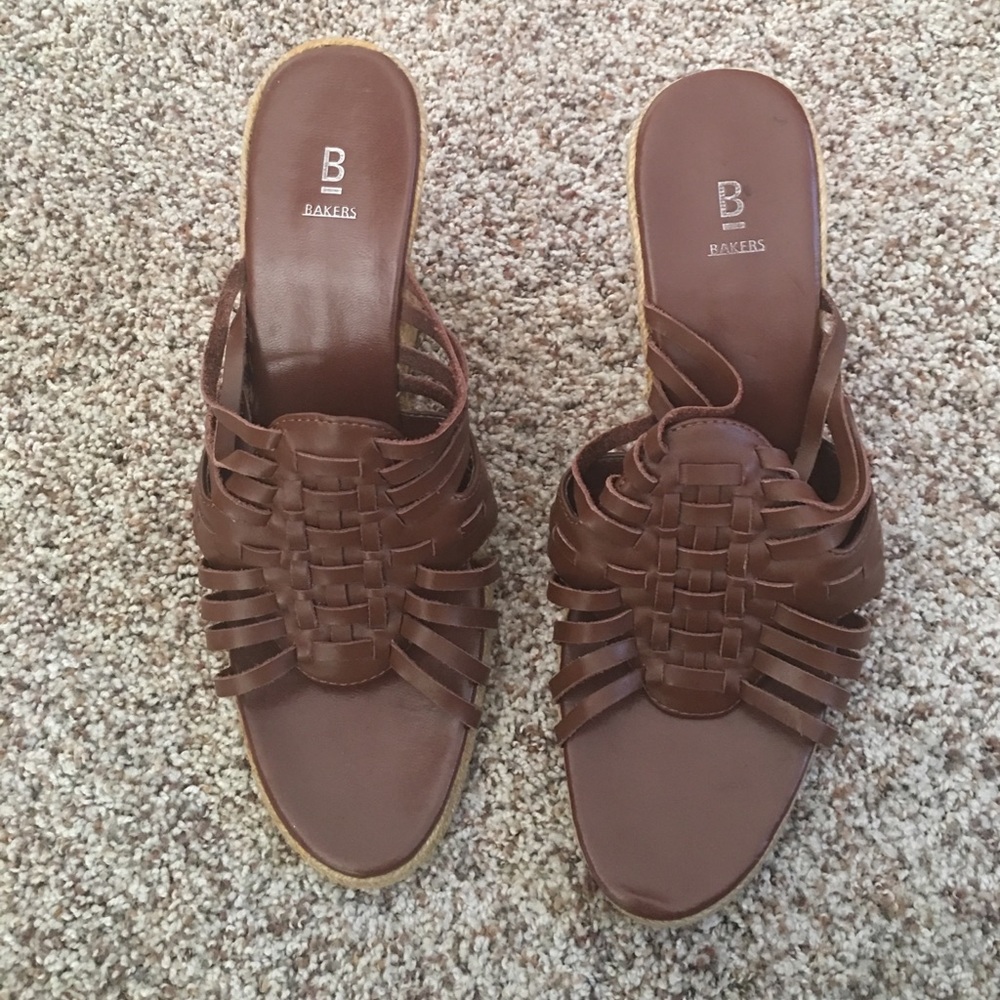 Bakers size 10 wedges.