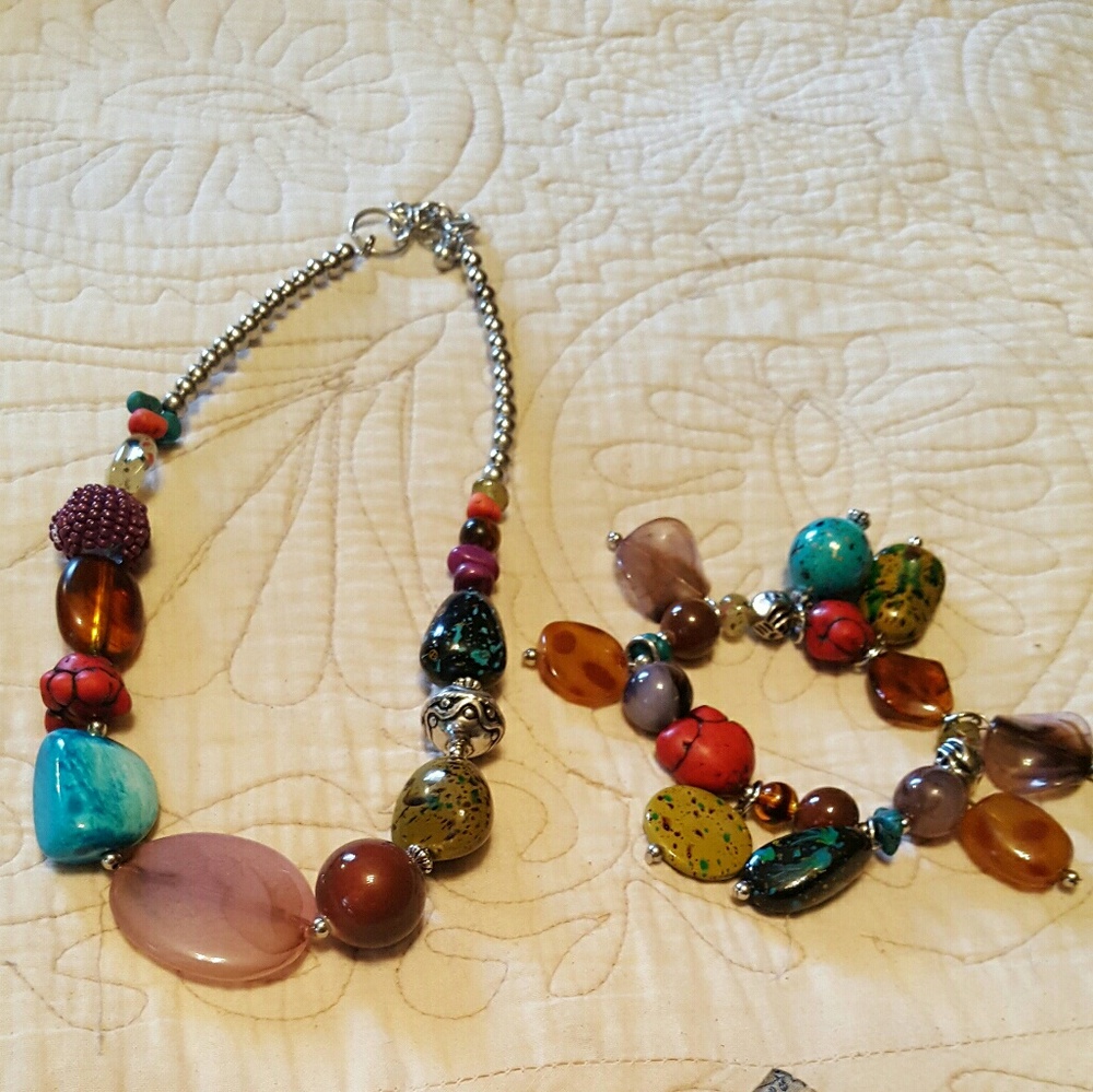 Necklace and matching bracelet NWOT