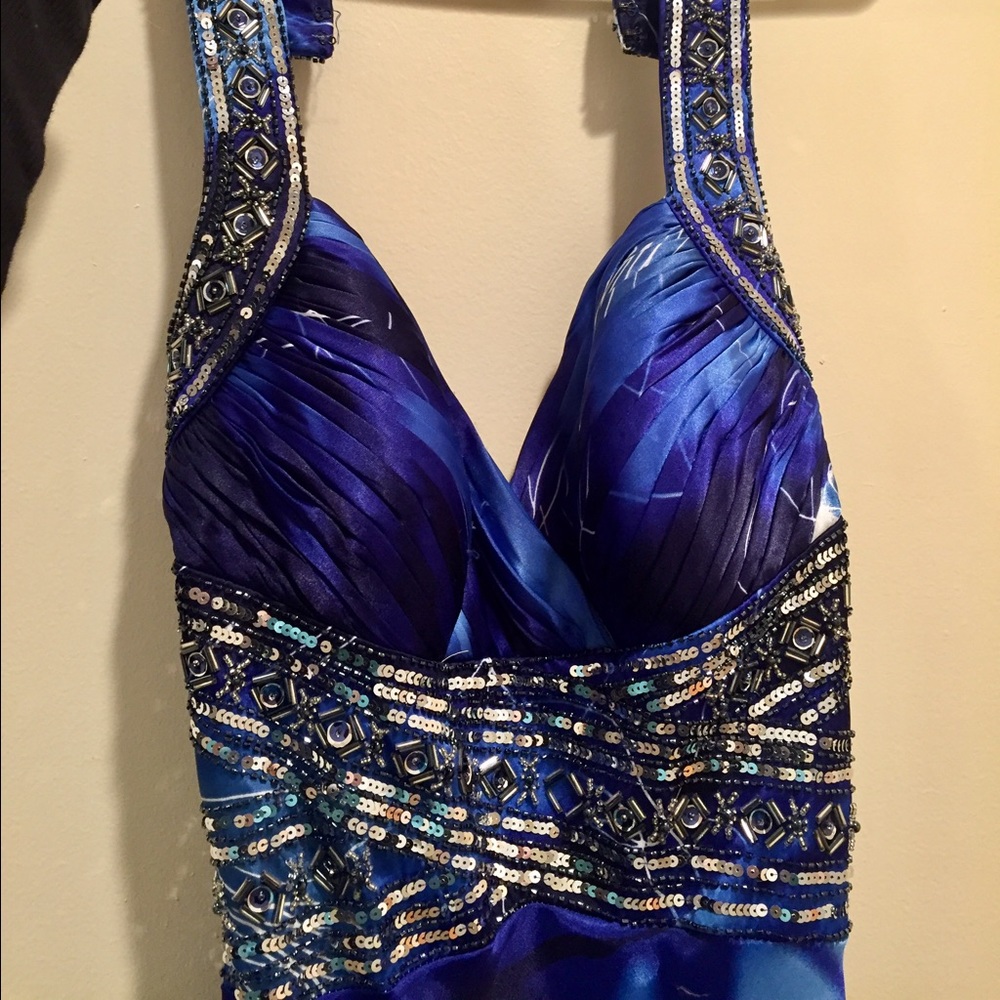 ๐ Catchet prom dress ๐ MAKE AN OFFER! - Picture 6 of 7