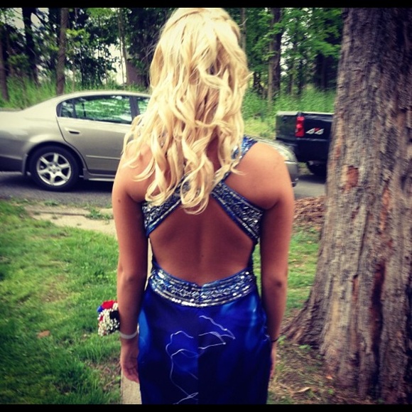 ๐ Catchet prom dress ๐ MAKE AN OFFER! - Picture 3 of 7