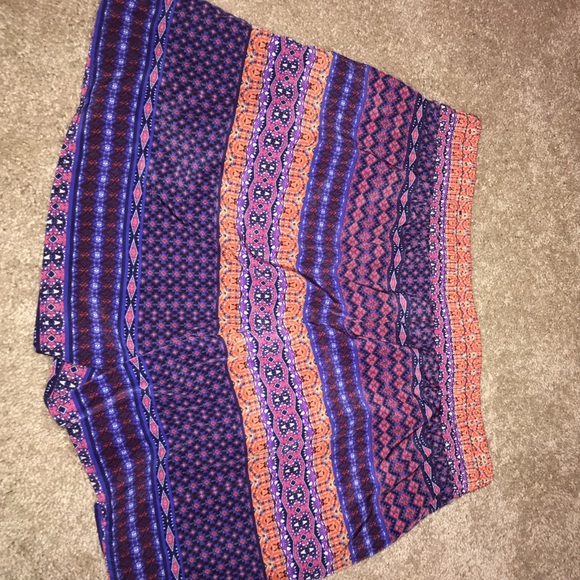 Women's fashion shorts - Picture 2 of 3