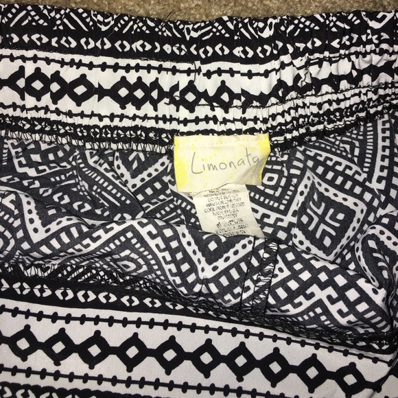 Tribal print elastic band shorts - Picture 3 of 3