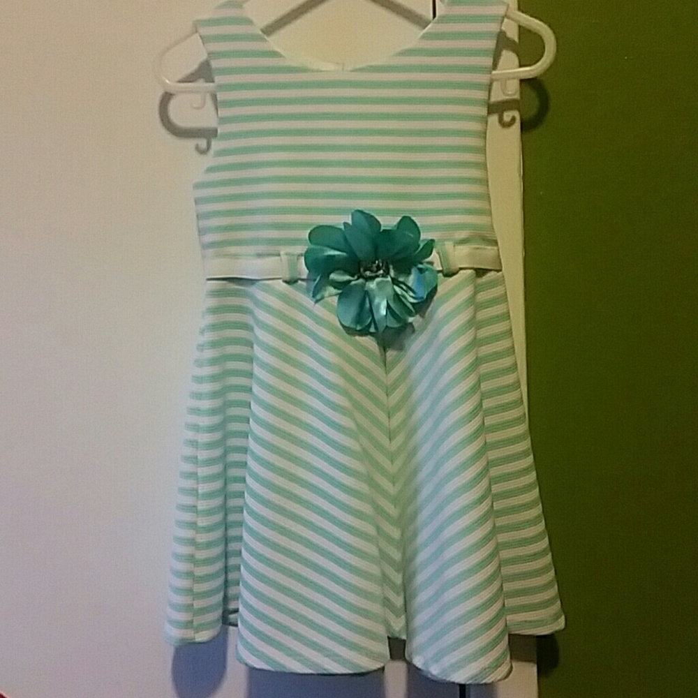 Toddler girls casual/dressy dress