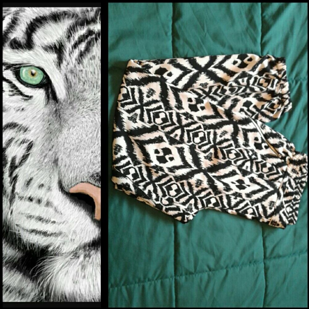 Graphic design pants