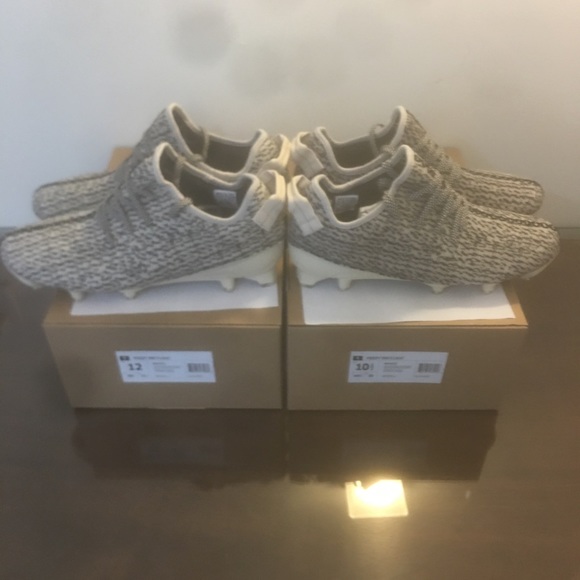 Yeezy turtle Dove Cleats.Og all. Need gone.