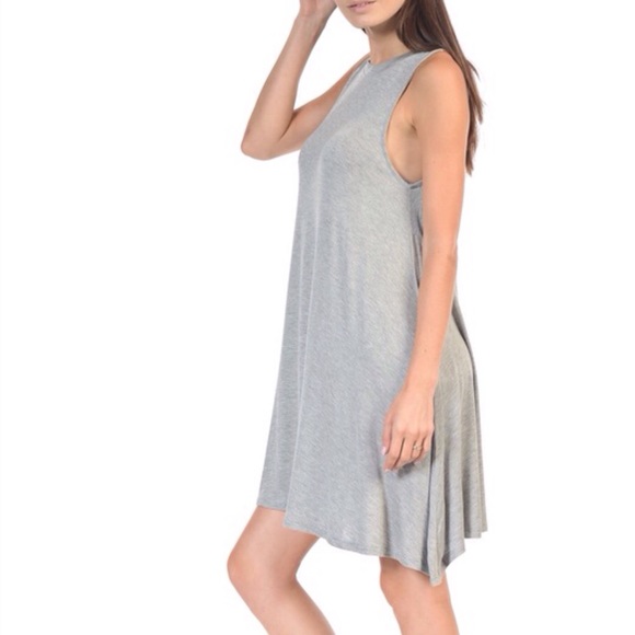 ⬇️ $28 GRAY TEE SHIRT SHIFT DRESS - Picture 2 of 5
