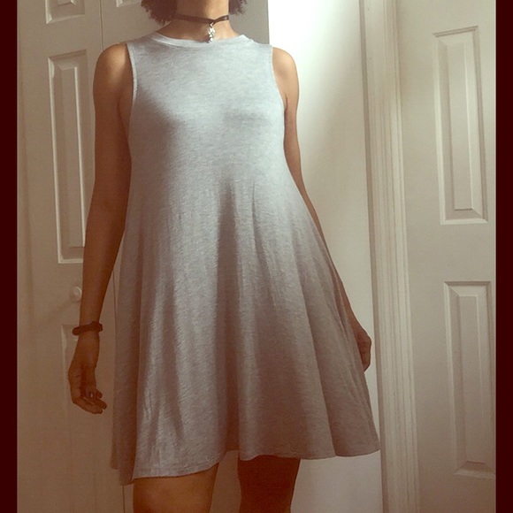 ⬇️ $28 GRAY TEE SHIRT SHIFT DRESS - Picture 4 of 5