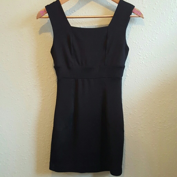 Classic black mini dress - Picture 3 of 3