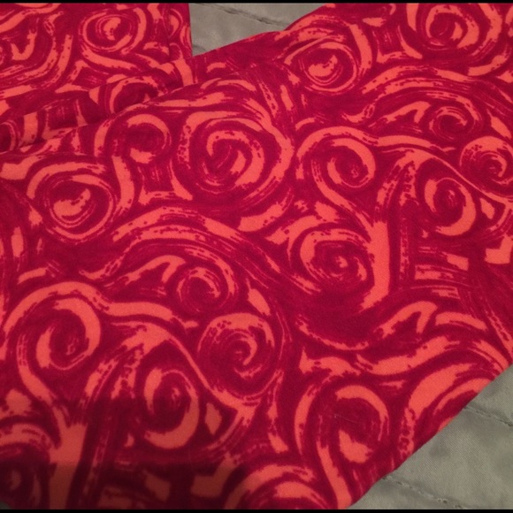 Lularoe one size leggings - Picture 2 of 4