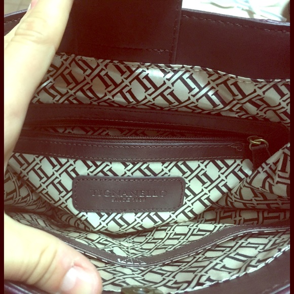 Tignanello luxury purse. - Picture 3 of 3