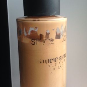 Smashbox studio skin foundation shade 2.3