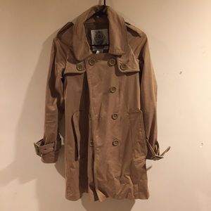 Woman's Trench Coat Size Small