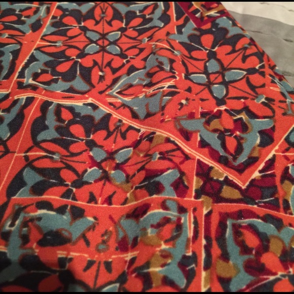 Lularoe Os leggings - Picture 2 of 4