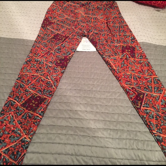 Lularoe Os leggings - Picture 3 of 4