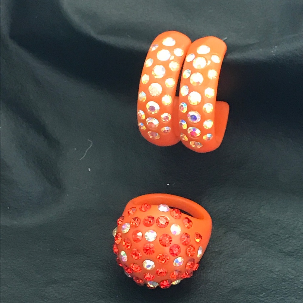 A MATCHING RING AND EARRING SET