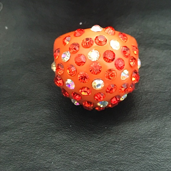 A MATCHING RING AND EARRING SET - Picture 2 of 5