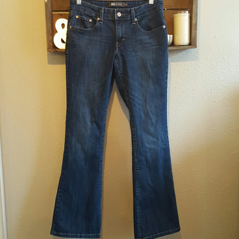 518 boot cut levi jeans