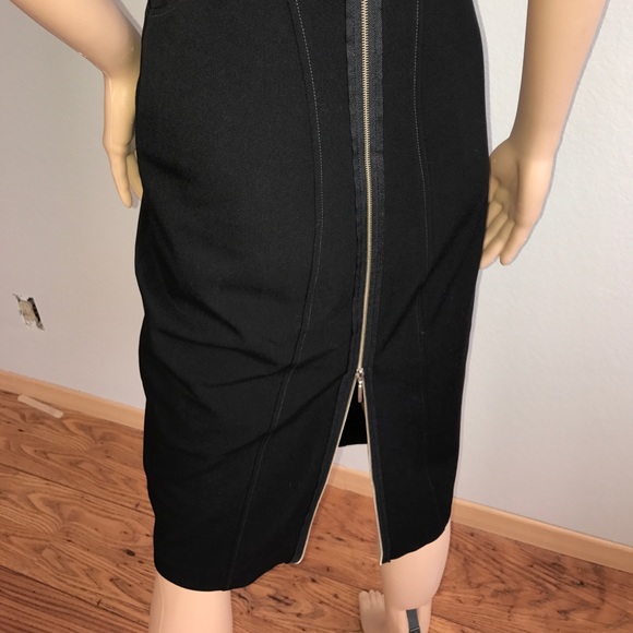Sleeveless Black Dress Zipper from Top to Bottom - Picture 8 of 9