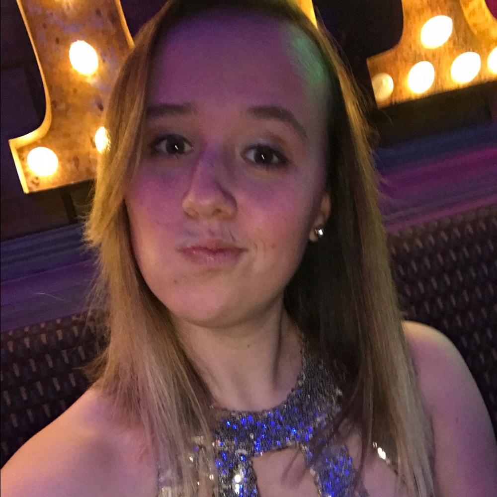 Meet your Posher, Julia