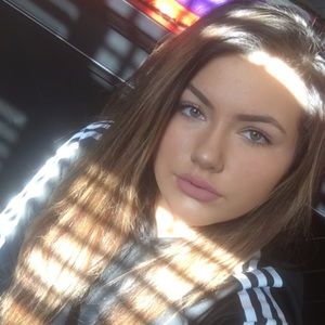 Meet your Posher, Brooke