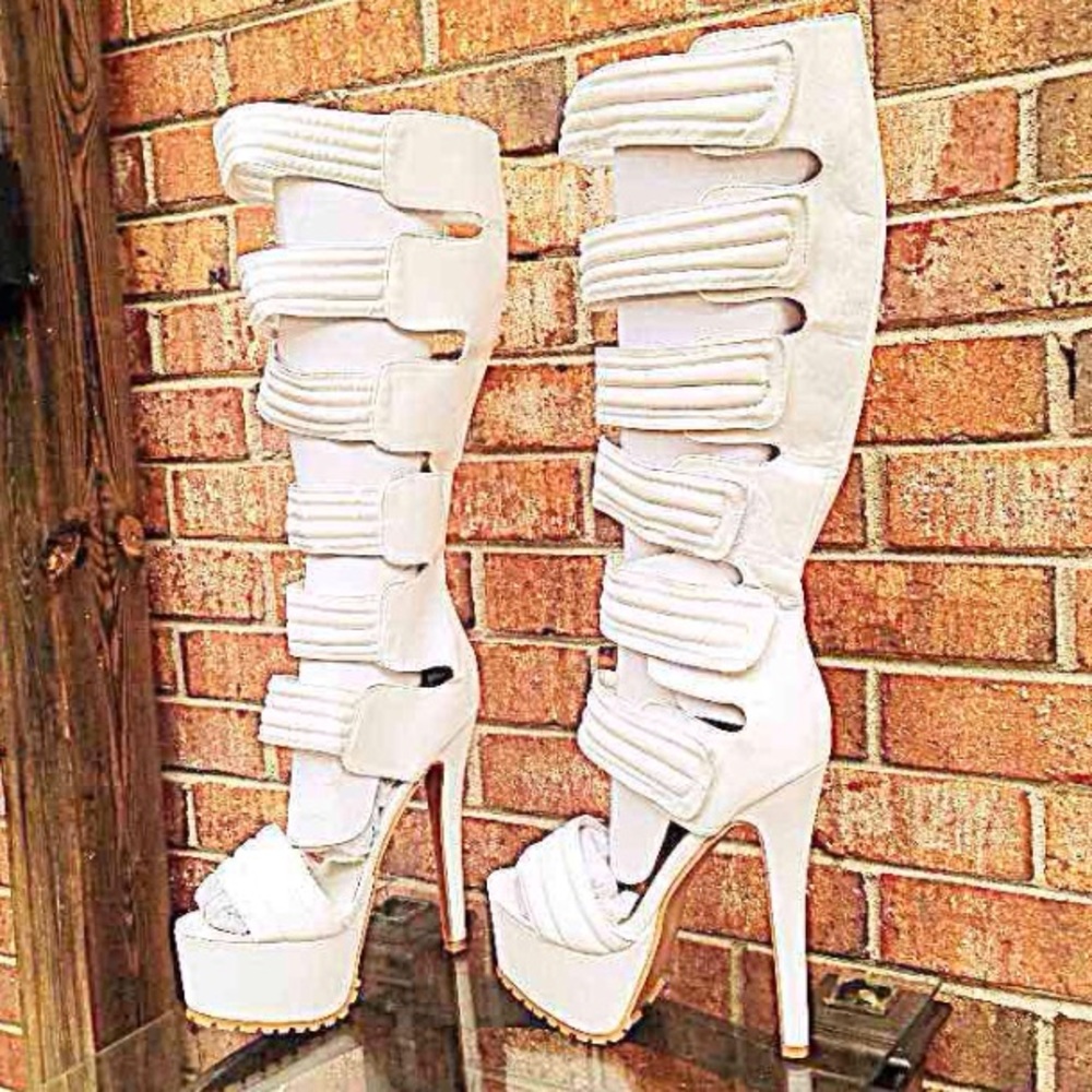 MULTIPLE BUCKLE STRAPS PEEP TOE PLATFORM HEELS