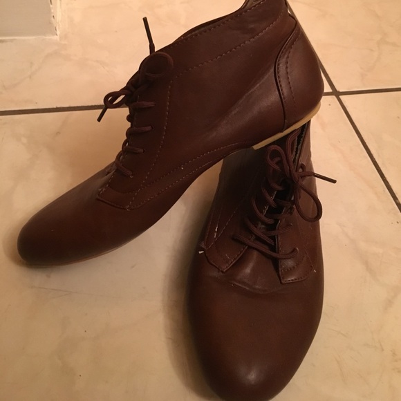 Brown Bootes - Picture 3 of 3