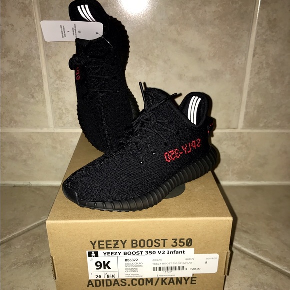 YEEZY BOOST 350 V2