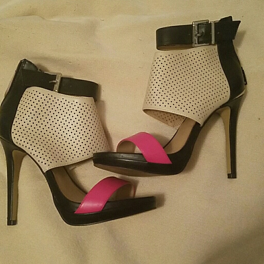 Juicy couture pink & cream colored stiletto heels