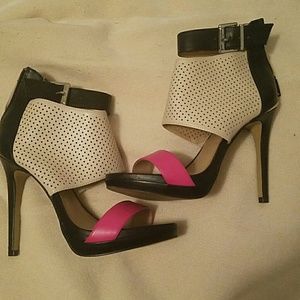Juicy couture pink & cream colored stiletto heels