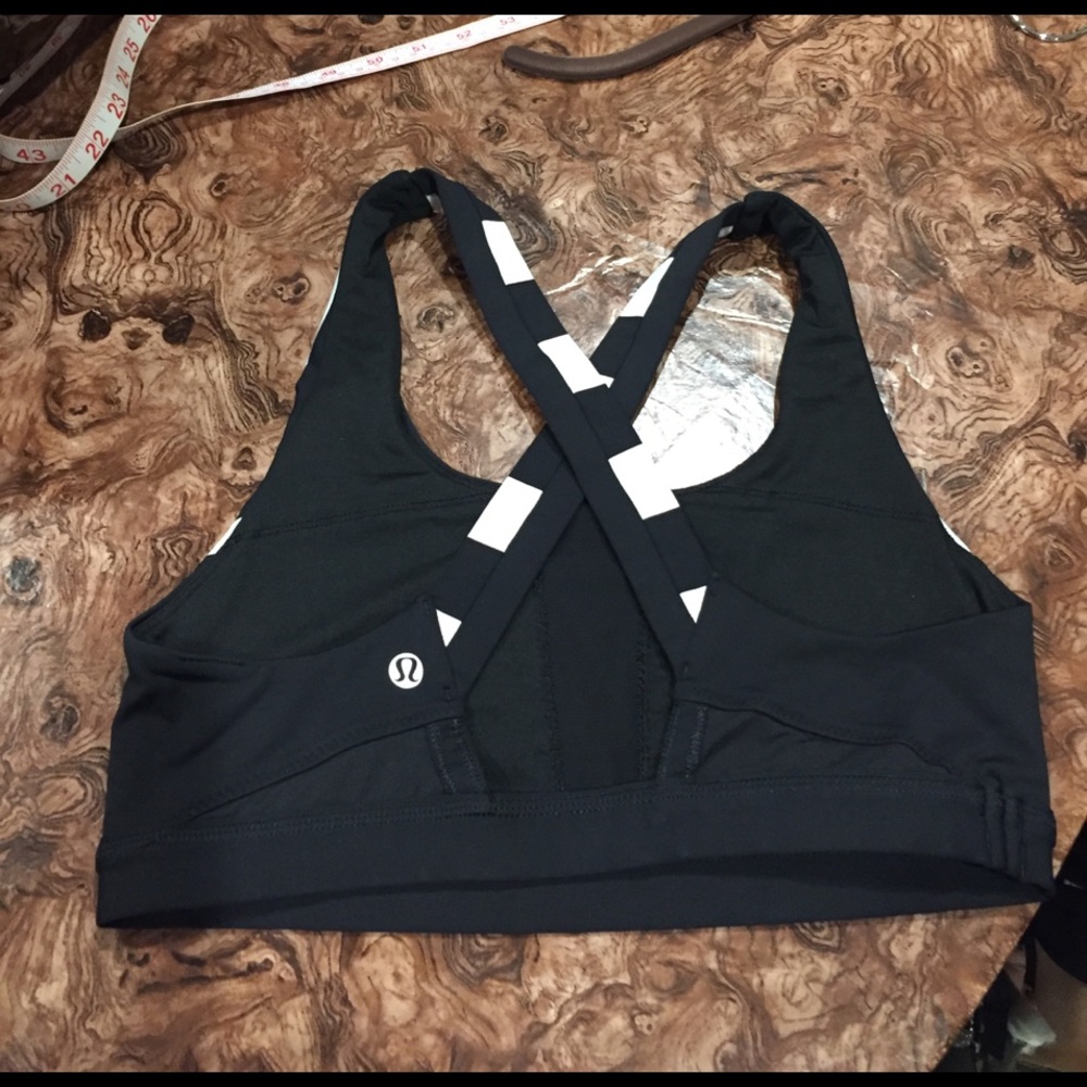 Lululemon sports bra