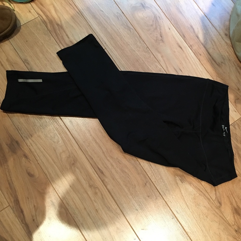 Nike mid-crop dry fit with tie, size Small/black! - Picture 2 of 4