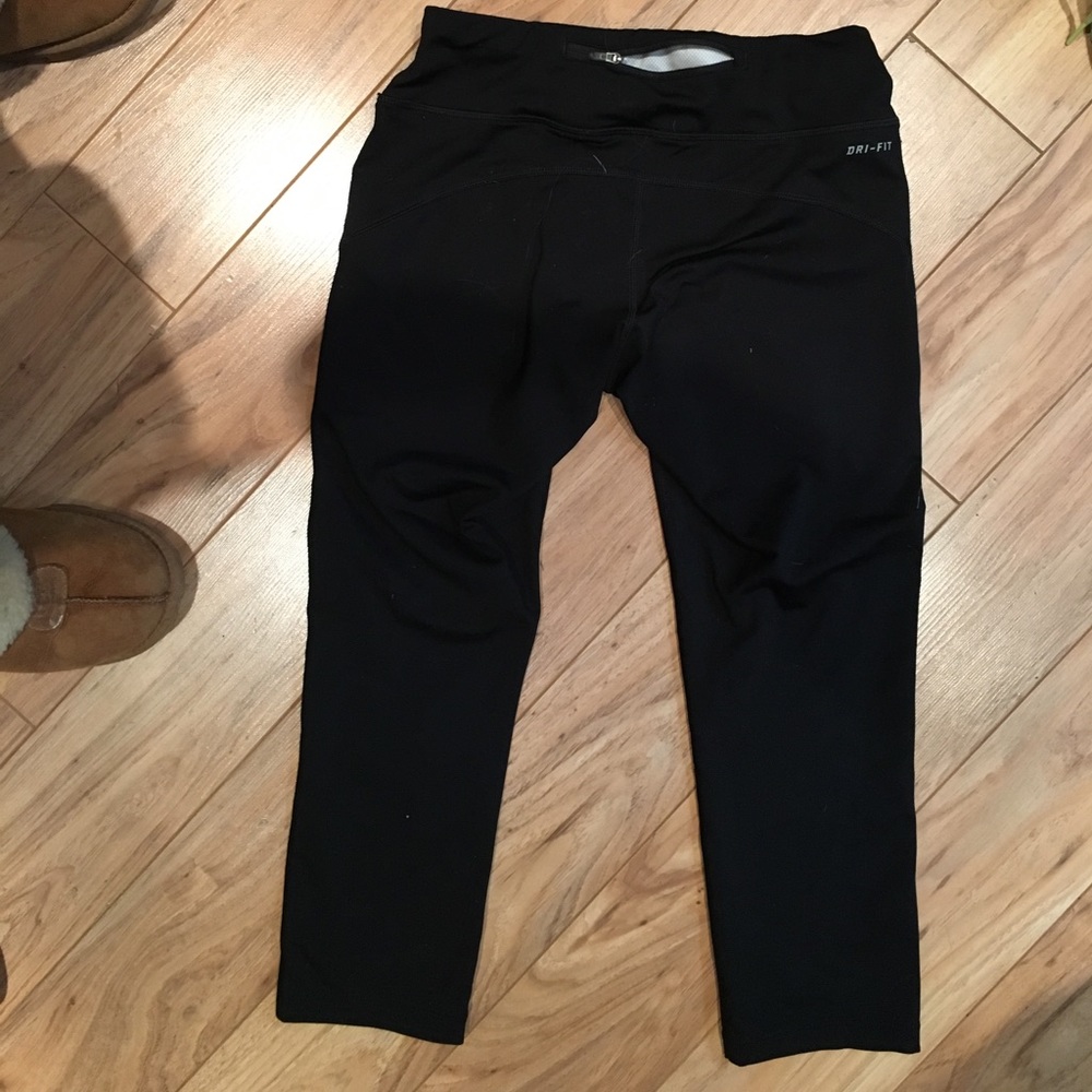 Nike mid-crop dry fit with tie, size Small/black! - Picture 4 of 4