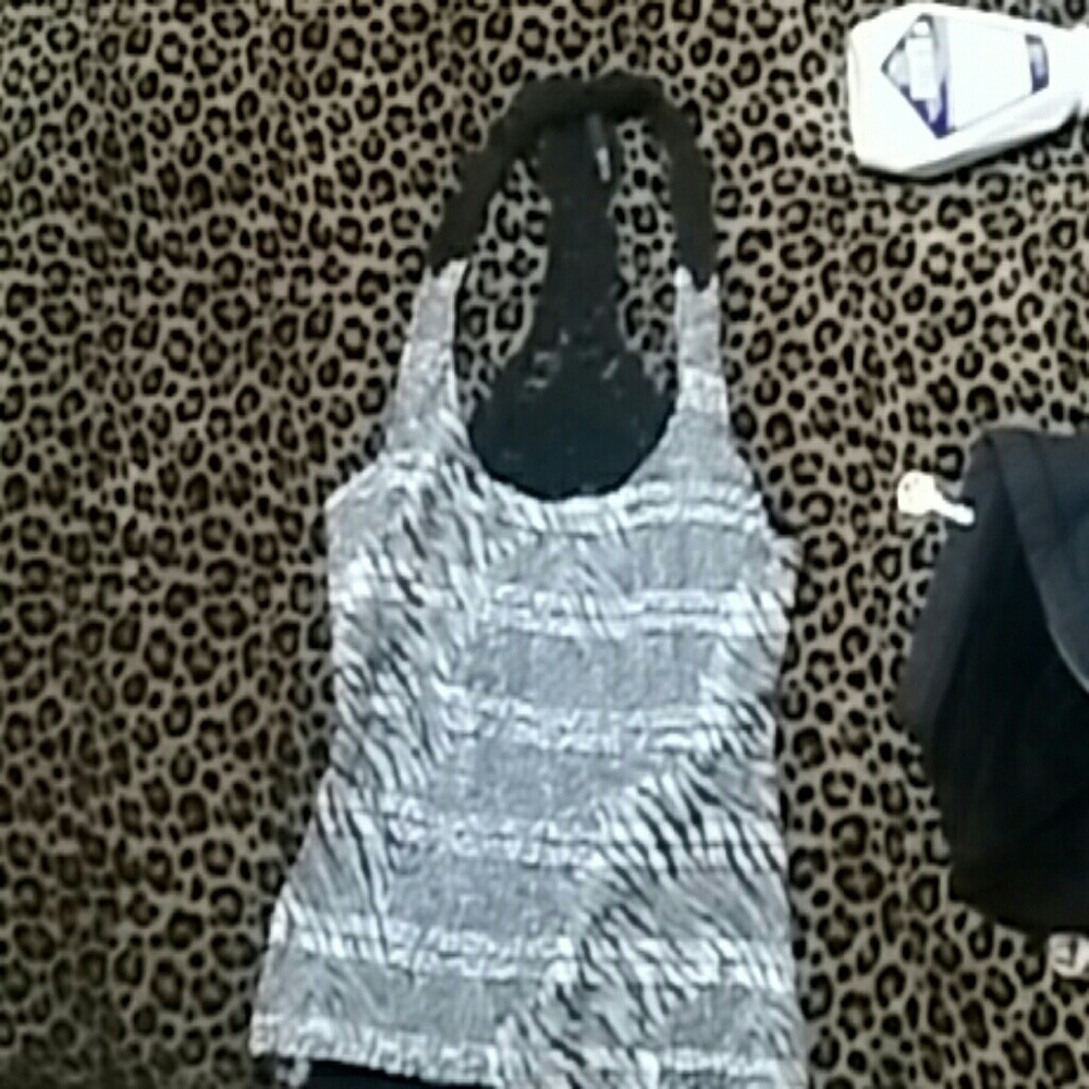 Shirt - Picture 4 of 4