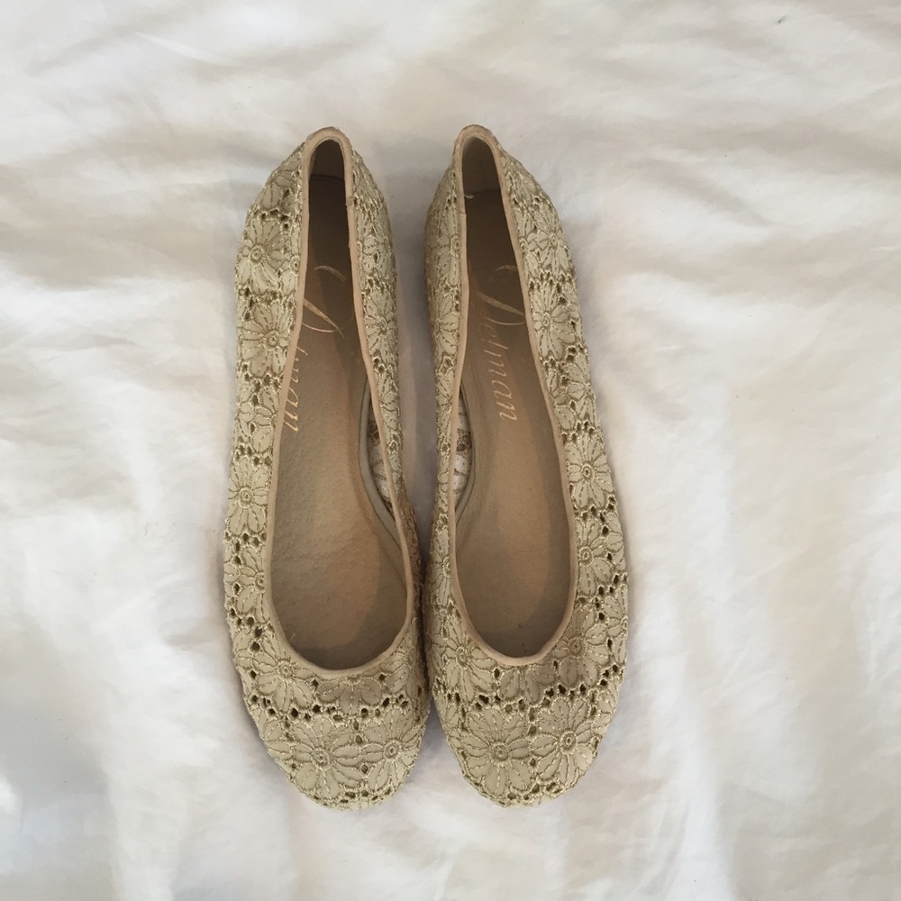 💥FLASH SALE💥Delman Lace Nude Ballet Flat Sz 7.5.