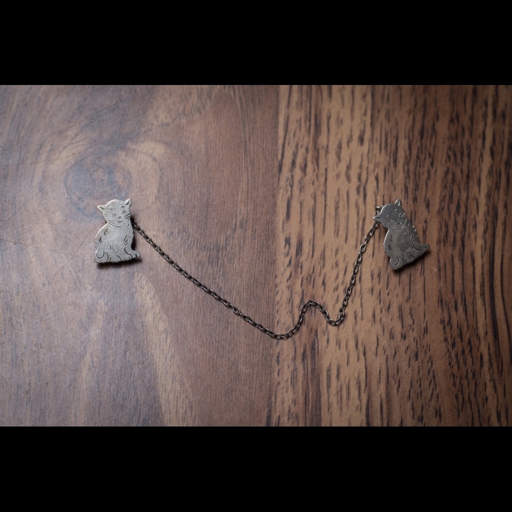 Vintage Sweater Clip - cats