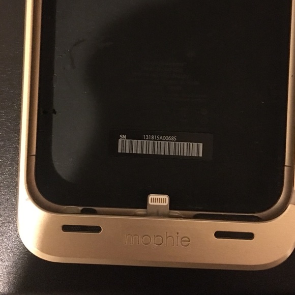Mophie Gold iPhone 6s+ Battery Charger Pack - Picture 2 of 4