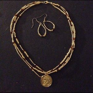 Necklace/w earrings gold