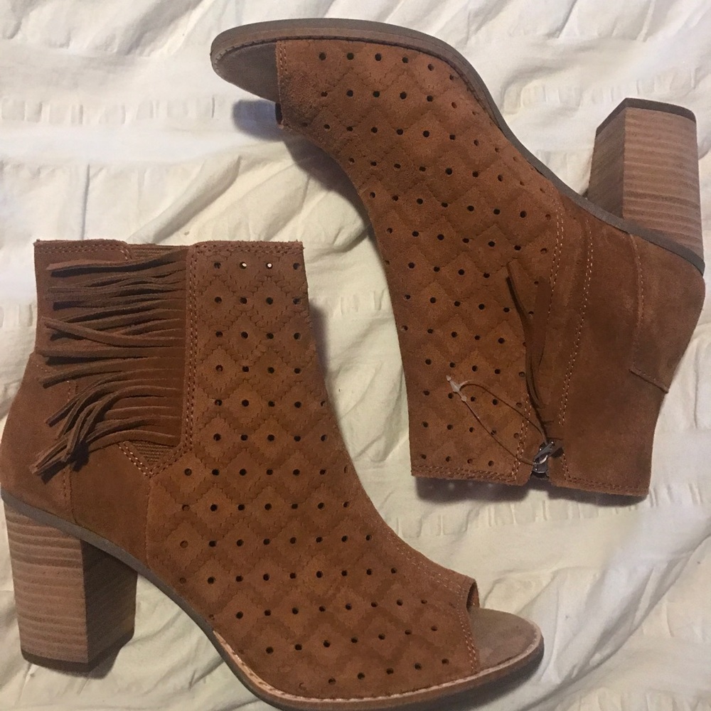 TOMS Peep Toe Bootie AKIRA