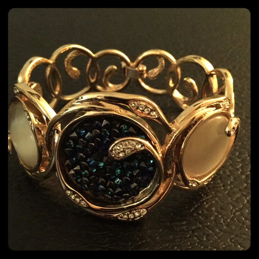 Noble Designed Crystal African Bangles