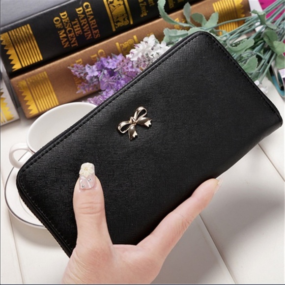 💜 SALE 💜 .........Ladies Wallet (Black or Pink) - Picture 3 of 7