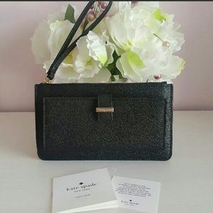 REMOVING TONIGHT-NWT-Kate Spade wristlet