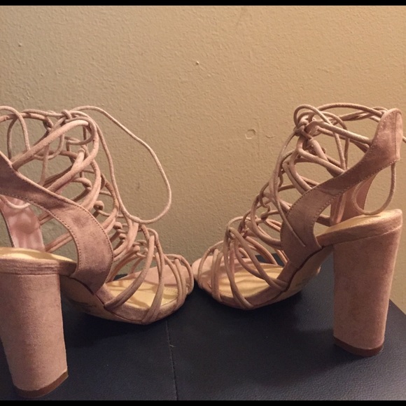 BLUSH CHUNKY HEELS - Picture 2 of 2