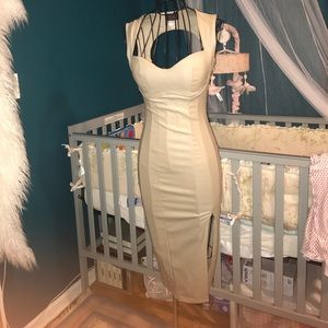 Faux leather dress with leg slit 💄