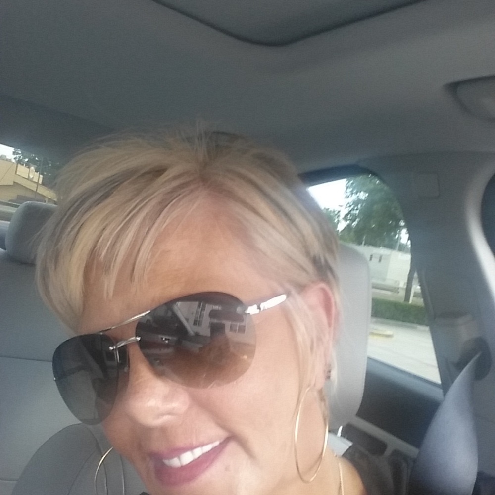 Meet your Posher, Kelly